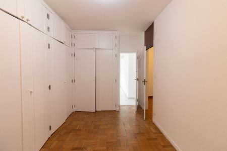 Casa para alugar com 450m², 4 quartos e 2 vagas Casa para alugar com 450m², 4 quartos e 2 vagasSuíte 2