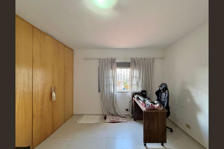 Casa à venda com 161m², 2 quartos e 2 vagas Casa à venda com 161m², 2 quartos e 2 vagasQuarto 2