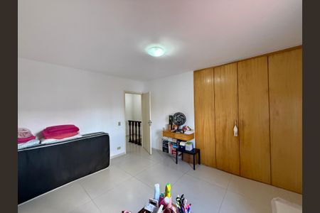 Casa à venda com 161m², 2 quartos e 2 vagas Casa à venda com 161m², 2 quartos e 2 vagasQuarto 2