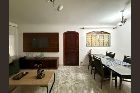 Sala  de casa para alugar com 2 quartos, 161m² em Jardim Monte Azul, São Paulo