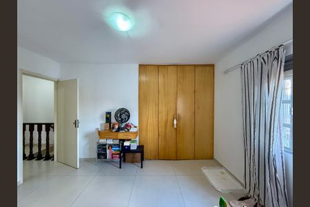 Casa à venda com 161m², 2 quartos e 2 vagas Casa à venda com 161m², 2 quartos e 2 vagasQuarto 2