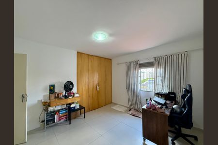 Casa à venda com 161m², 2 quartos e 2 vagas Casa à venda com 161m², 2 quartos e 2 vagasQuarto 2