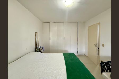 Casa à venda com 161m², 2 quartos e 2 vagas Casa à venda com 161m², 2 quartos e 2 vagasQuarto 1