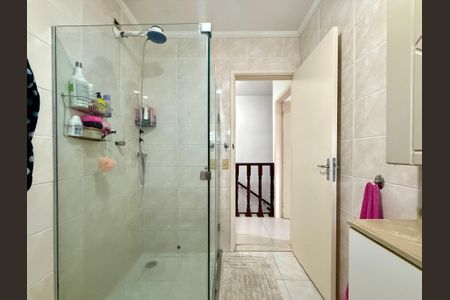 Casa à venda com 161m², 2 quartos e 2 vagas Casa à venda com 161m², 2 quartos e 2 vagasBanheiro