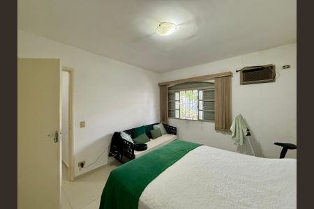 Casa à venda com 161m², 2 quartos e 2 vagas Casa à venda com 161m², 2 quartos e 2 vagasQuarto 1