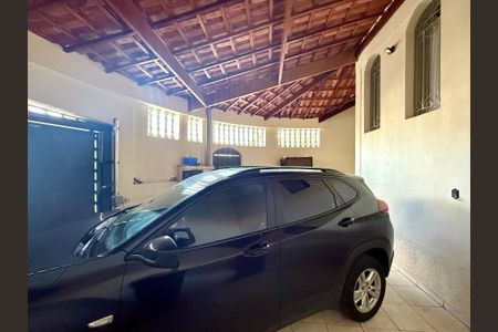 Casa à venda com 161m², 2 quartos e 2 vagas Casa à venda com 161m², 2 quartos e 2 vagasGaragem