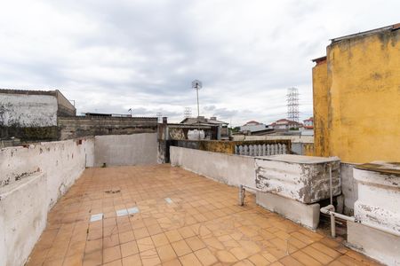 Casa à venda com 125m², 3 quartos e 2 vagas Casa à venda com 125m², 3 quartos e 2 vagasTerraço