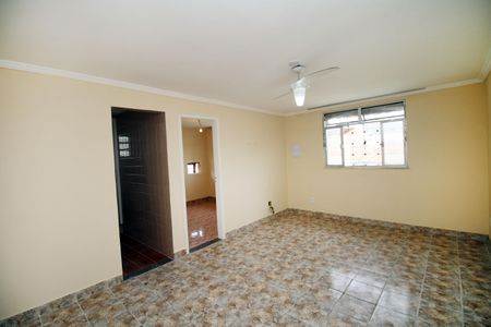 Sala de casa para alugar com 2 quartos, 70m² em Vaz Lobo, Rio de Janeiro