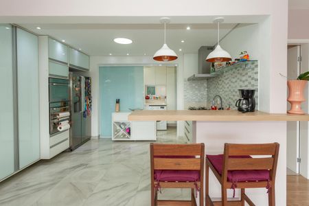 Apartamento à venda com 94m², 3 quartos e 2 vagasCozinha