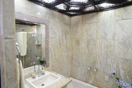 Apartamento à venda com 280m², 4 quartos e 2 vagasBanheiro Social