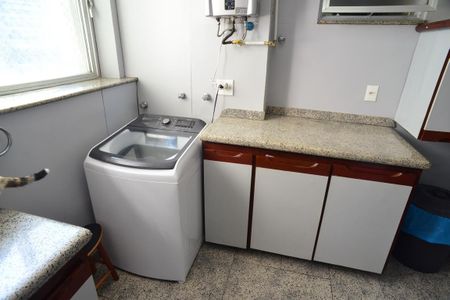 Apartamento à venda com 280m², 4 quartos e 2 vagasÁrea de Serviço