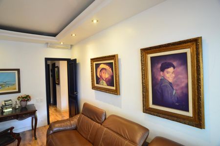 Apartamento à venda com 280m², 4 quartos e 2 vagasEscritório