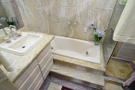 Apartamento à venda com 280m², 4 quartos e 2 vagasBanheiro Social