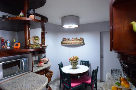 Apartamento à venda com 280m², 4 quartos e 2 vagasCozinha