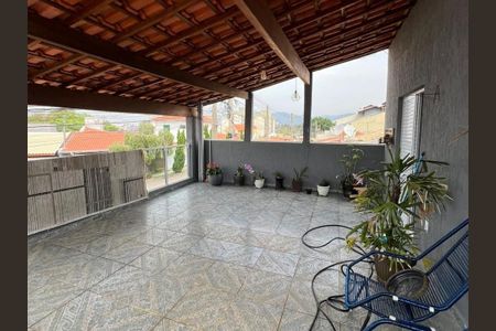 Casa à venda com 160m², 3 quartos e 3 vagasVaranda