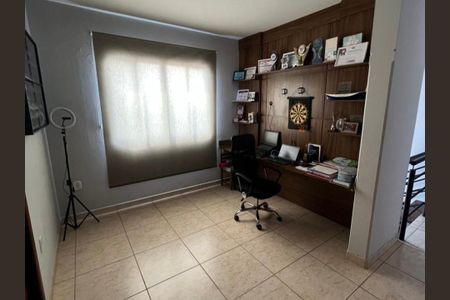 Casa à venda com 160m², 3 quartos e 3 vagasEscritório