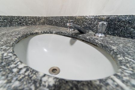 Apartamento à venda com 98m², 3 quartos e 2 vagasBanheiro Social Detalhe