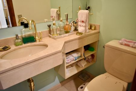 Apartamento para alugar com 230m², 3 quartos e 4 vagas Apartamento para alugar com 230m², 3 quartos e 4 vagasLavabo