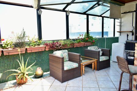 Apartamento para alugar com 230m², 3 quartos e 4 vagas Apartamento para alugar com 230m², 3 quartos e 4 vagasEspaço Gourmet (Cobertura)