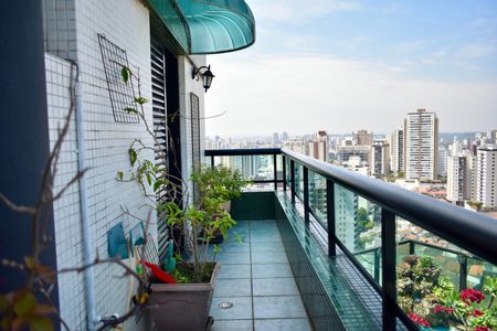 Apartamento para alugar com 230m², 3 quartos e 4 vagas Apartamento para alugar com 230m², 3 quartos e 4 vagasSuíte 1