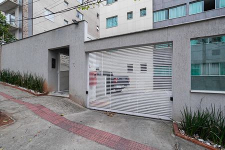 Apartamento para alugar com 120m², 2 quartos e 2 vagasFachada