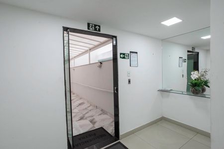 Apartamento para alugar com 120m², 2 quartos e 2 vagasHall social