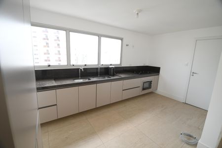 Apartamento à venda com 205m², 3 quartos e 3 vagasCozinha