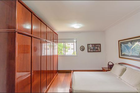 Apartamento à venda com 133m², 3 quartos e 2 vagas Apartamento à venda com 133m², 3 quartos e 2 vagasSuíte 1