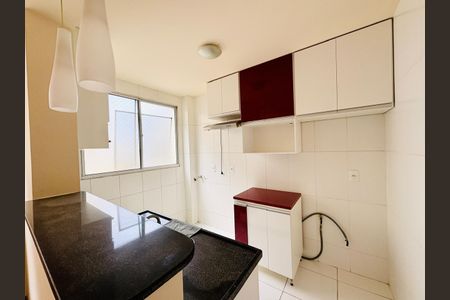 Cozinha de apartamento à venda com 2 quartos, 47m² em Venda Nova, Belo Horizonte
