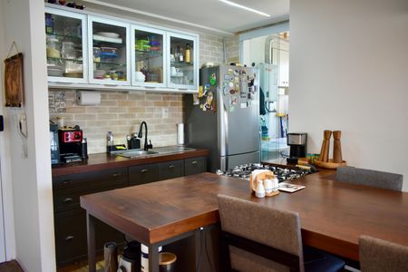 Apartamento à venda com 79m², 2 quartos e 2 vagas Apartamento à venda com 79m², 2 quartos e 2 vagasCozinha