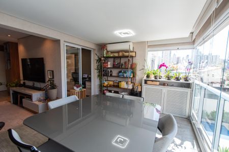 Apartamento à venda com 92m², 3 quartos e 2 vagasVaranda