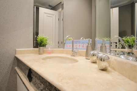 Apartamento para alugar com 200m², 3 quartos e 3 vagasLavabo