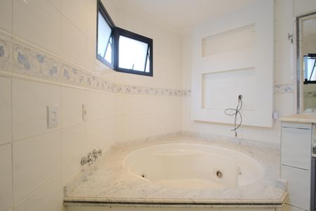 Apartamento para alugar com 200m², 3 quartos e 3 vagasBanheiro da Suíte 3