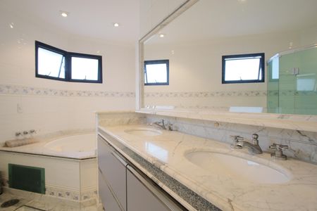 Apartamento para alugar com 200m², 3 quartos e 3 vagasBanheiro da Suíte 3