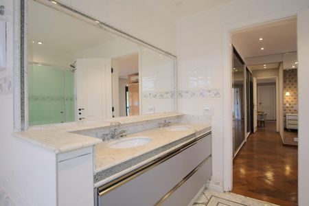 Apartamento para alugar com 200m², 3 quartos e 3 vagasBanheiro da Suíte 3