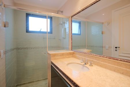 Apartamento para alugar com 200m², 3 quartos e 3 vagasBanheiro da Suíte 1