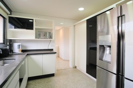 Apartamento para alugar com 200m², 3 quartos e 3 vagasCozinha