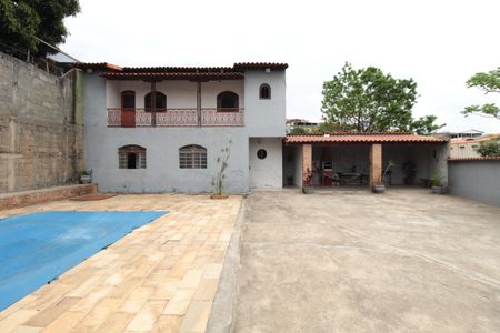 Casa à venda com 660m², 8 quartos e 3 vagasQuintal