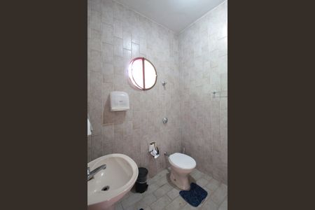 Casa à venda com 660m², 8 quartos e 3 vagasBanheiro (Casa dos Fundos)