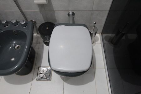 Casa à venda com 660m², 8 quartos e 3 vagasBanheiro Social