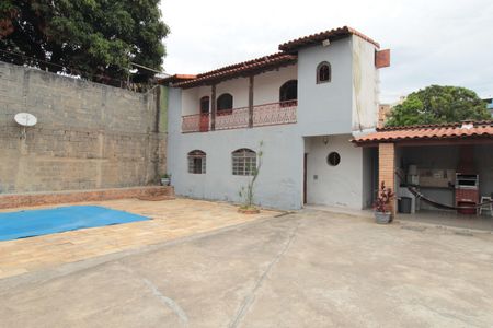 Casa à venda com 660m², 8 quartos e 3 vagasQuintal