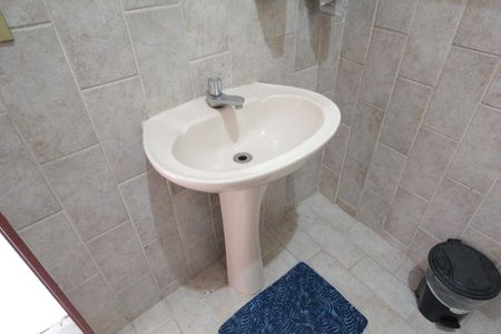 Casa à venda com 660m², 8 quartos e 3 vagasBanheiro (Casa dos Fundos)