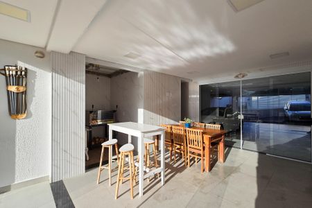 Casa para alugar com 495m², 5 quartos e 7 vagasÁrea - Churrasqueira