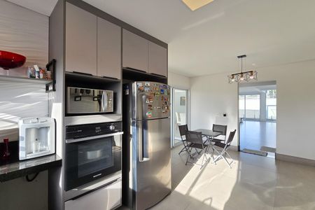 Casa para alugar com 495m², 5 quartos e 7 vagasCozinha