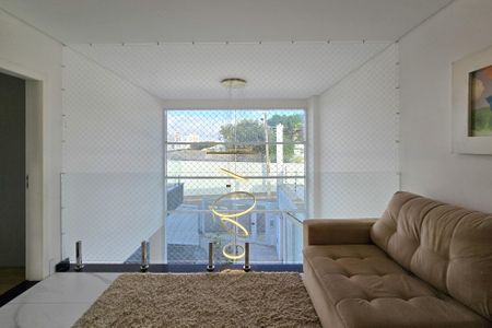 Casa para alugar com 495m², 5 quartos e 7 vagasSala de TV