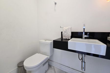 Casa para alugar com 495m², 5 quartos e 7 vagasLavabo 1