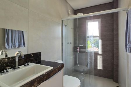 Casa para alugar com 495m², 5 quartos e 7 vagasBanheiro - Suíte 1