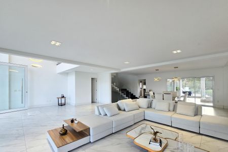 Casa para alugar com 495m², 5 quartos e 7 vagasSala