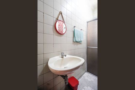 Casa à venda com 220m², 4 quartos e 3 vagas Casa à venda com 220m², 4 quartos e 3 vagas Banheiro de serviço