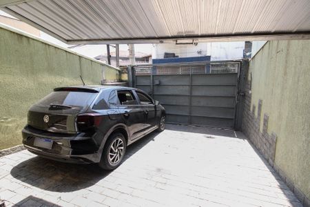 Casa à venda com 220m², 4 quartos e 3 vagas Casa à venda com 220m², 4 quartos e 3 vagasGaragem